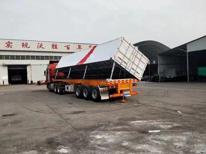 侧翻自卸半挂车